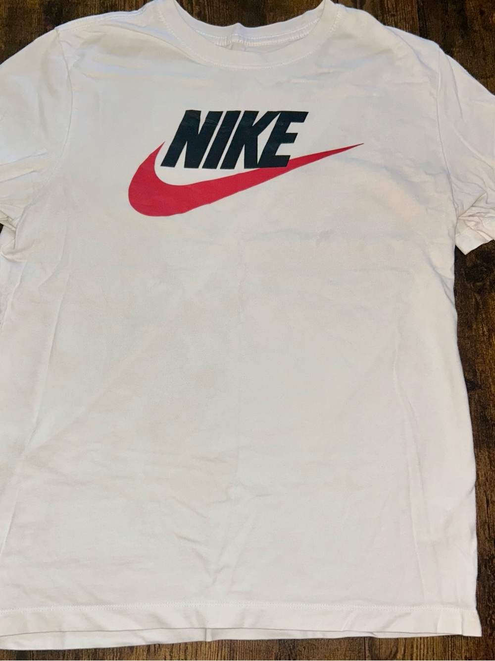 Nike Men’s White Short Sleeve Dri Fit T-Shirt w/ Red Swoosh, Size M